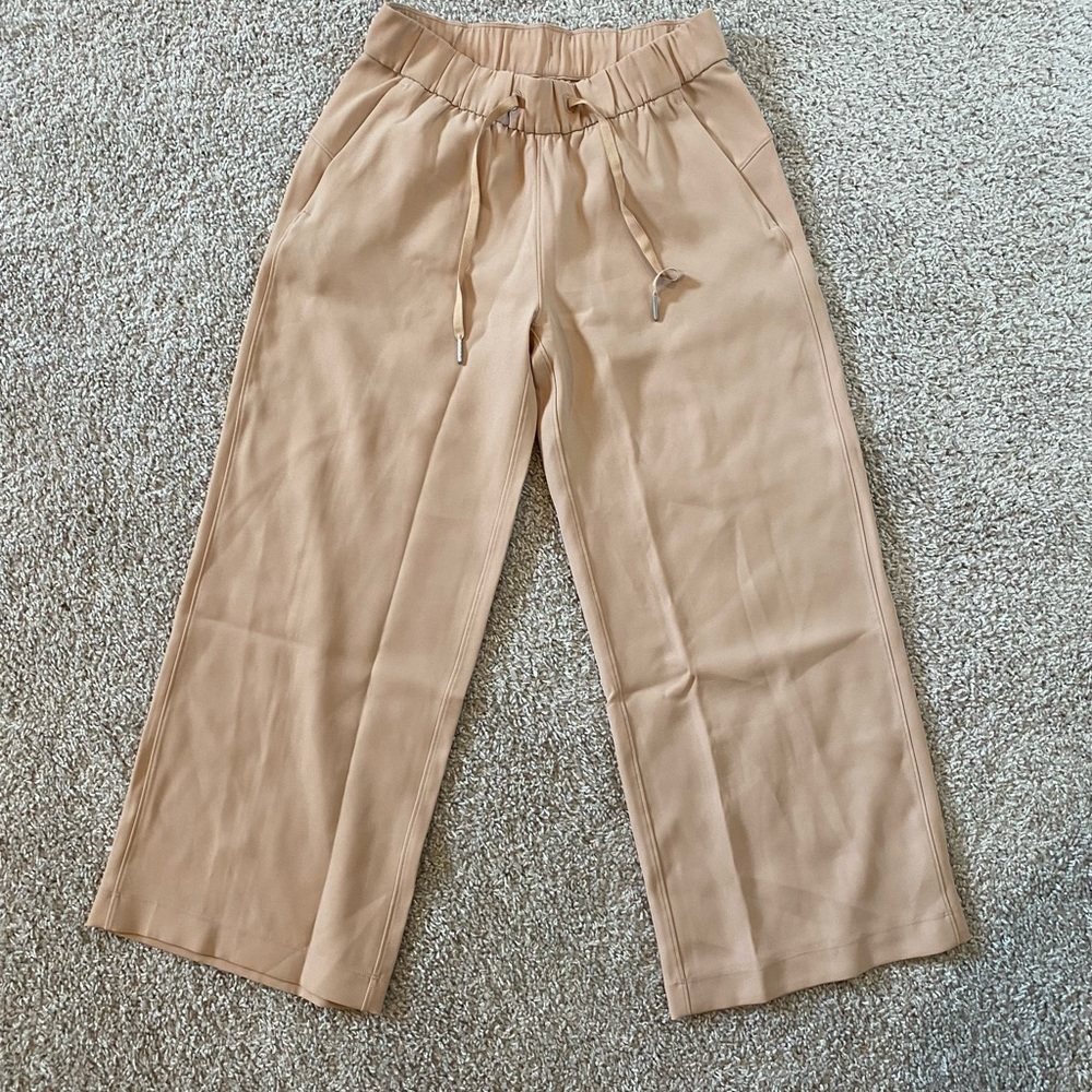 Lululemon Stretch High-Rise Crop 23” Pants Size 4